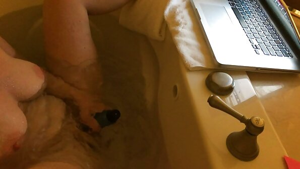 Rinnakas printsess, kellel on seksikas keha, annab lööki